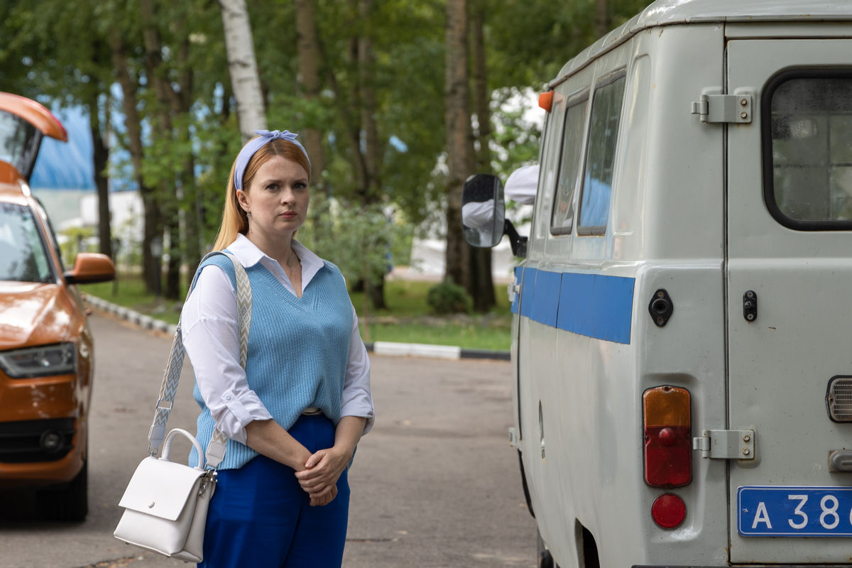 Девушка с собакой: на канале «Россия 1» смотрим новый детективный сериал «Маня и Груня» с Екатериной Копановой