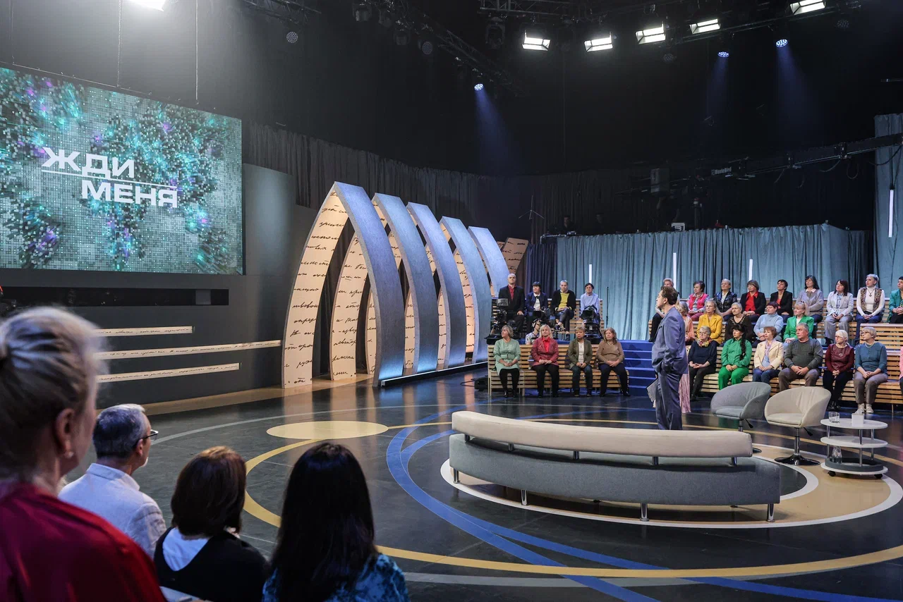 Новые истории: Карина Андоленко стала соведущей Александра Лазарева в программе «Жди меня» на НТВ