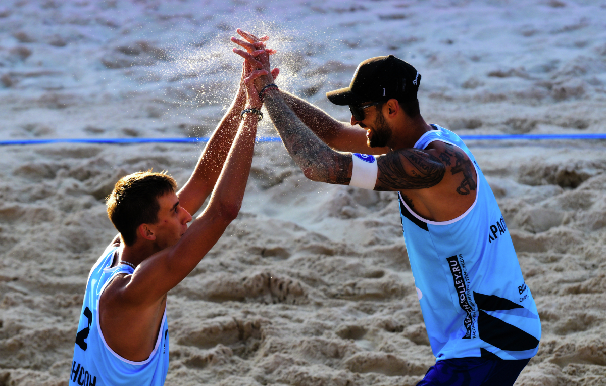 Наши спортсмены сыграют с кубинцами и бразильянками в финале этапа чемпионата России по пляжному волейболу на телеканале «МАТЧ!»