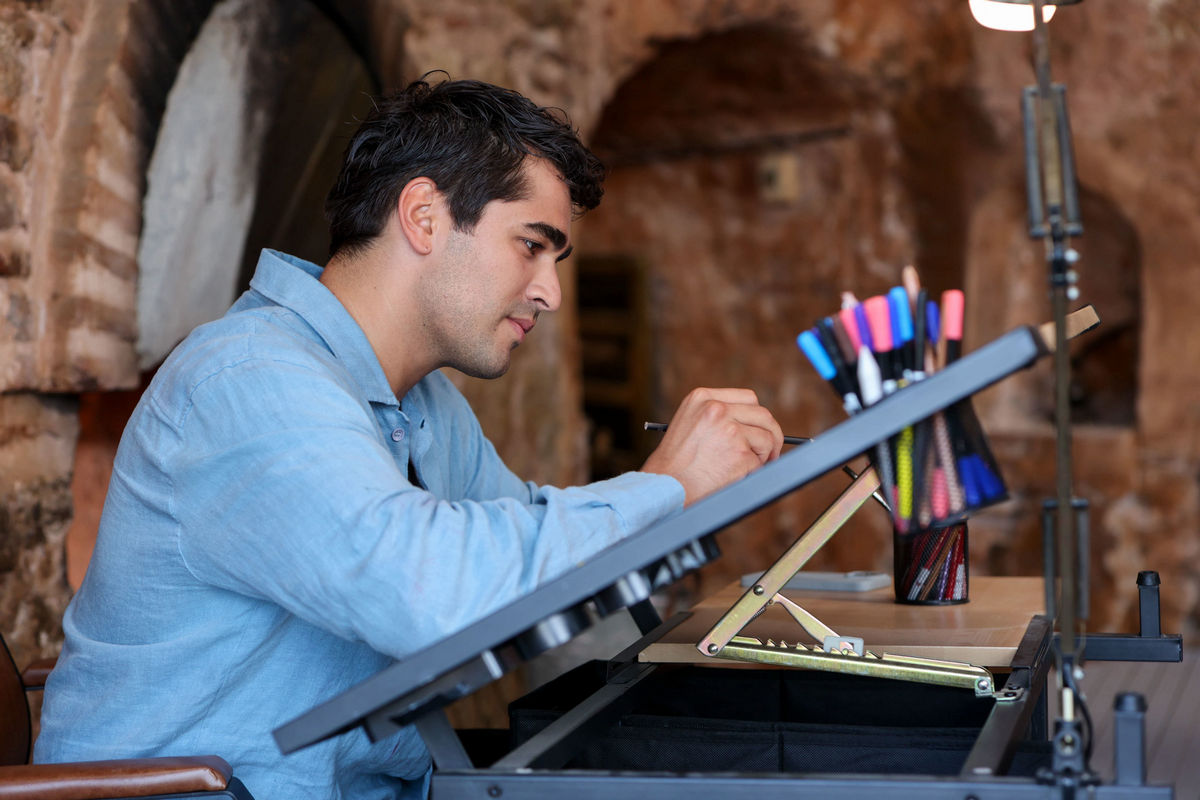 Цирк с конями в особняке и сумасшествие Аби: что произошло в 78-й серии турецкого сериала «Зимородок»