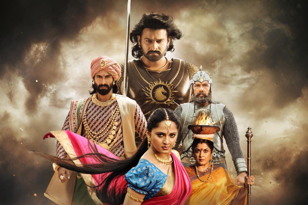 История великих сына и отца: смотрим объединение великой истории о добром воине в боевике «Бахубали: Эпос»