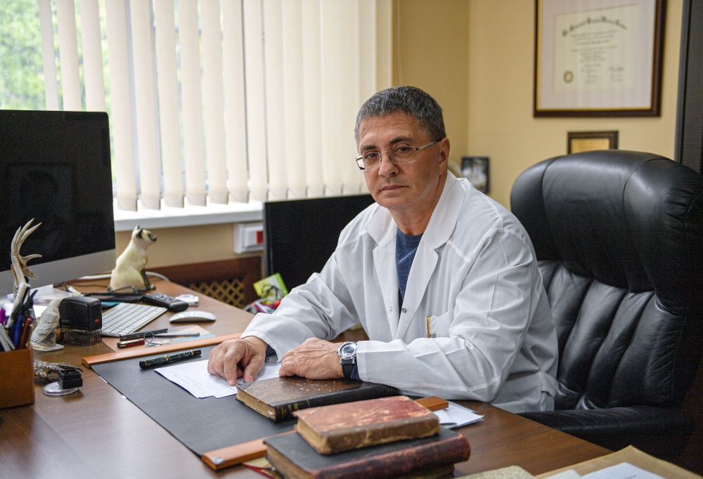 Телеканал «Россия 1» запускает новую медицинскую программу «Доктор Мясников»