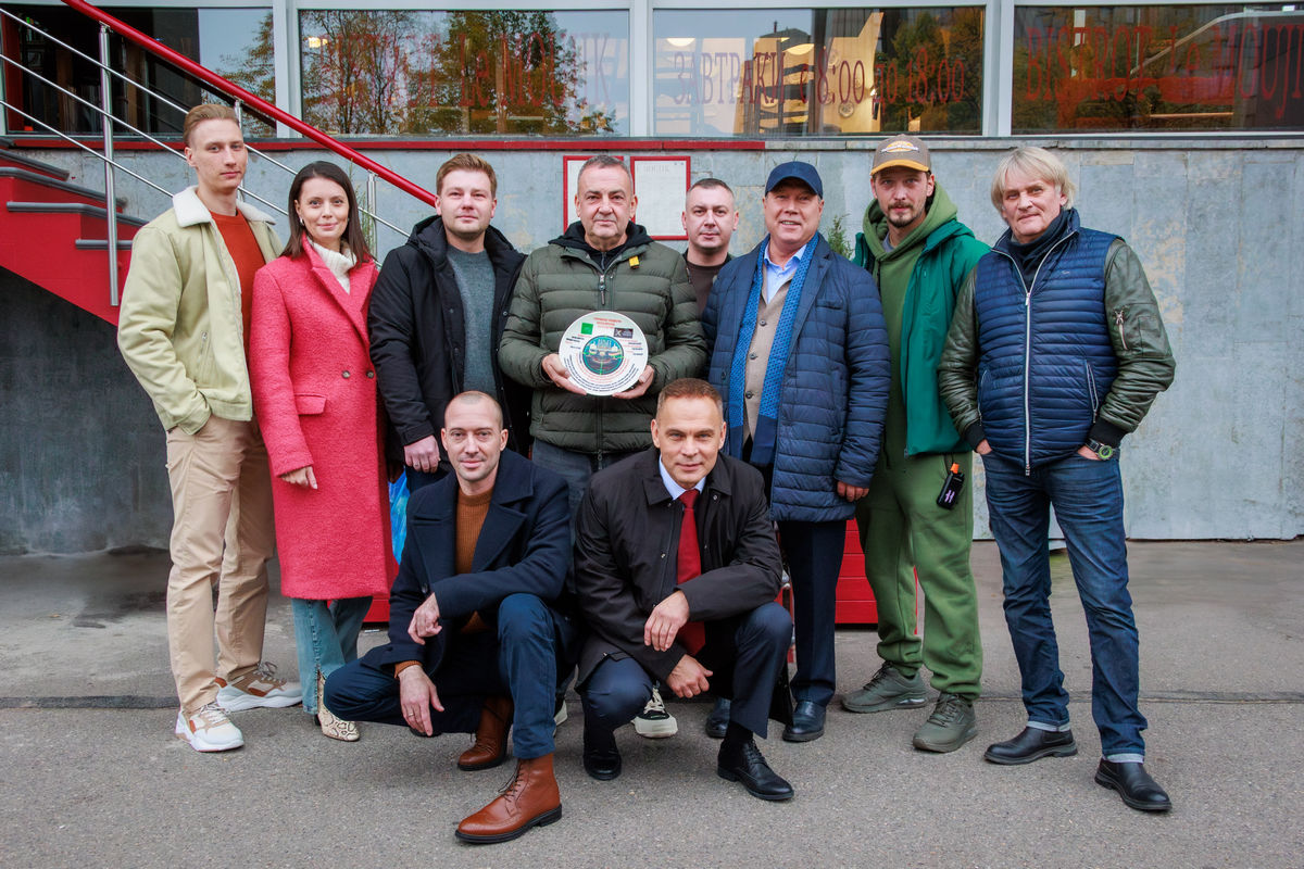 Дворы-колодцы, парадные и дерзкие преступления: В Санкт-Петербурге снимают детективный сериал «Васька» для НТВ