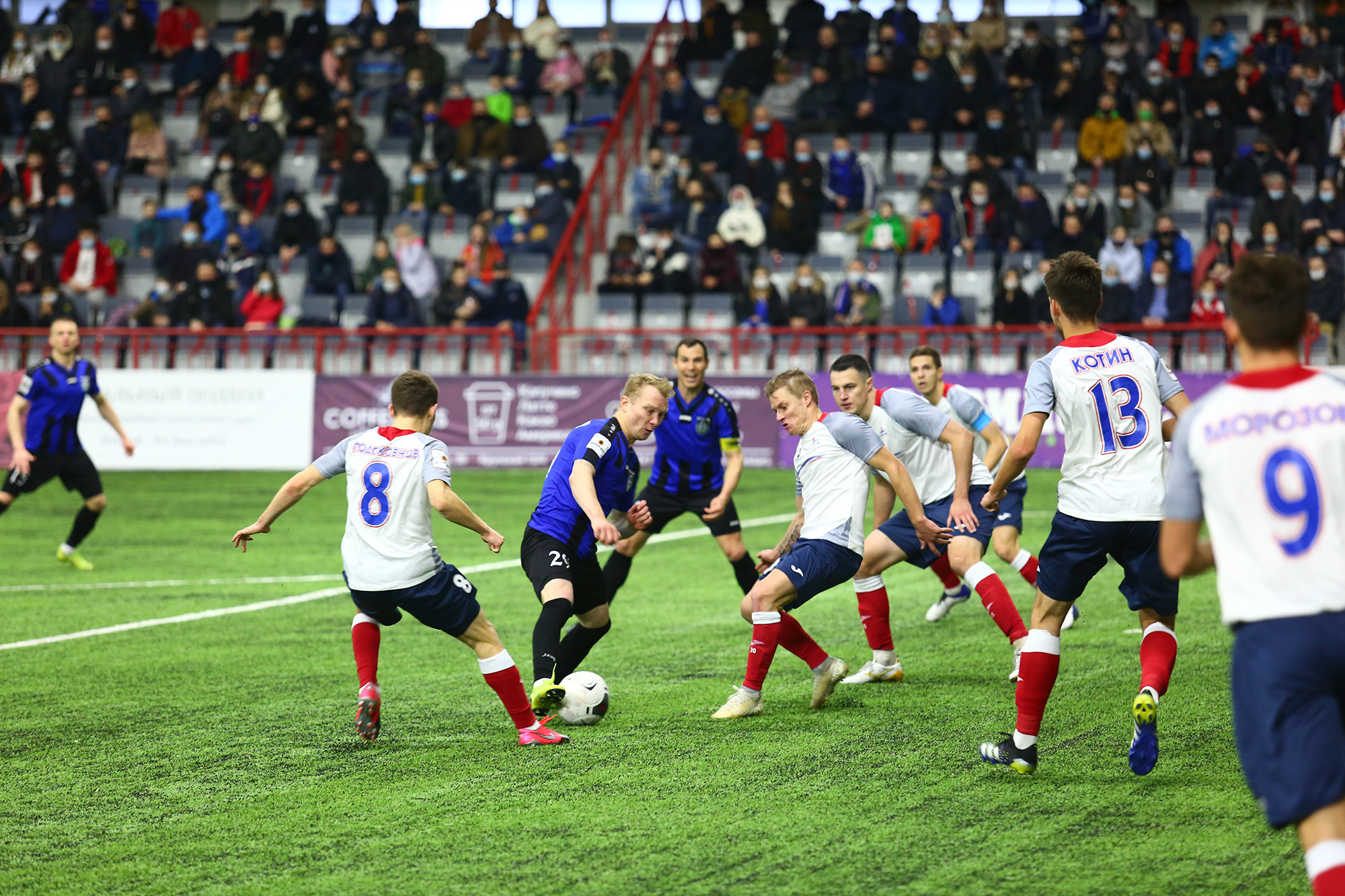 Битва лидеров лиги: не пропустите трансляции главных матчей 34-го тура ФНЛ в Триколоре