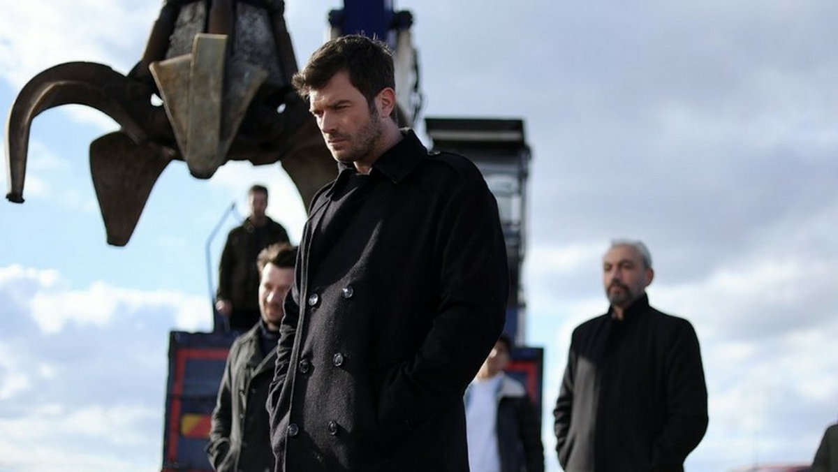 Союз гангстера и девушки-психолога: турецкий сериал «Семья» на канале «Романтичное» показывает спонтанную любовь Аслана и Девин