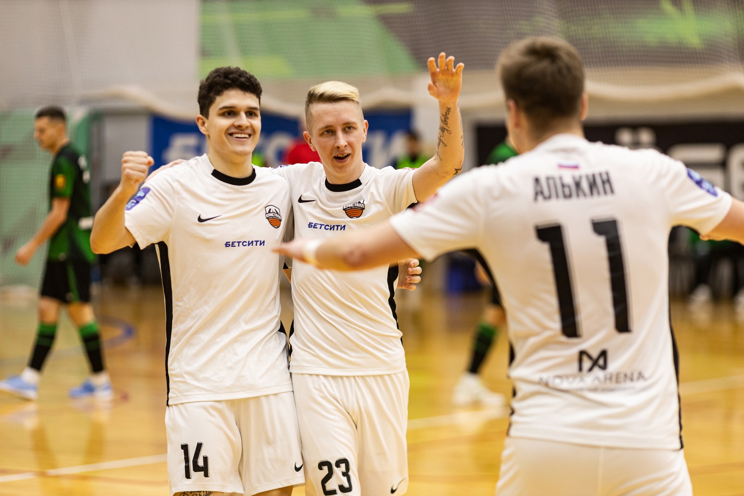 «Газпром-Югра» гонится за «Норникелем», дерби Коми, Питер хочет в плей-офф: смотрим 20 тур футзальной суперлиги на каналах «Мяч» и «ТВ Спорт»