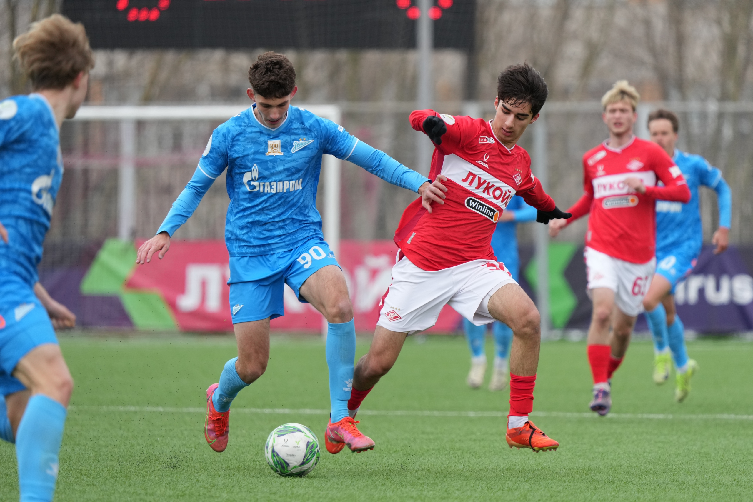 Суперматч «Зенит» – «Спартак», «Сочи» – «Краснодар», «Рубин» – «Динамо» и другие игры 20-го тура МФЛ на каналах «Мяч» и «ТВ Спорт»