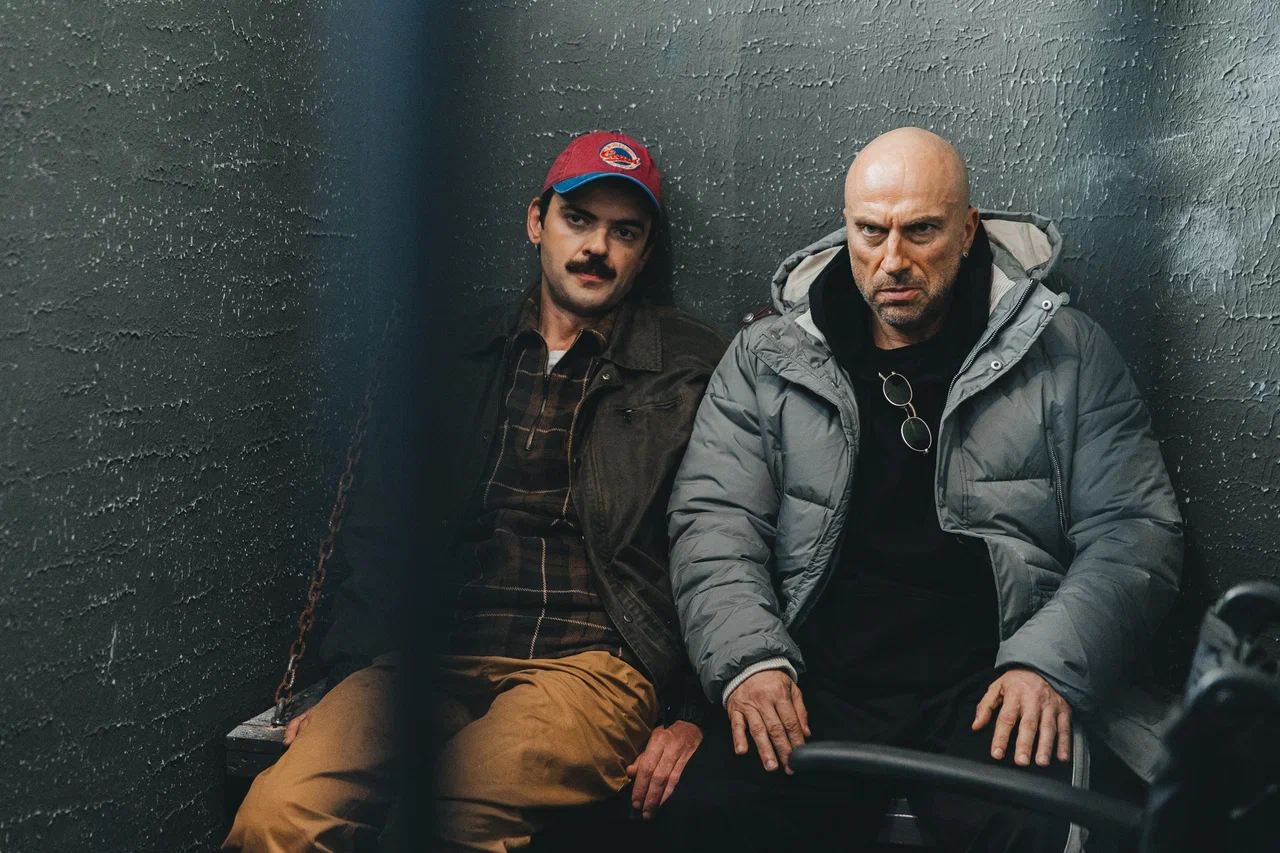 Спуститься с небес на землю: в Сети состоялась премьера комедийного сериала «Актерище» с Нагиевым и Лапенко