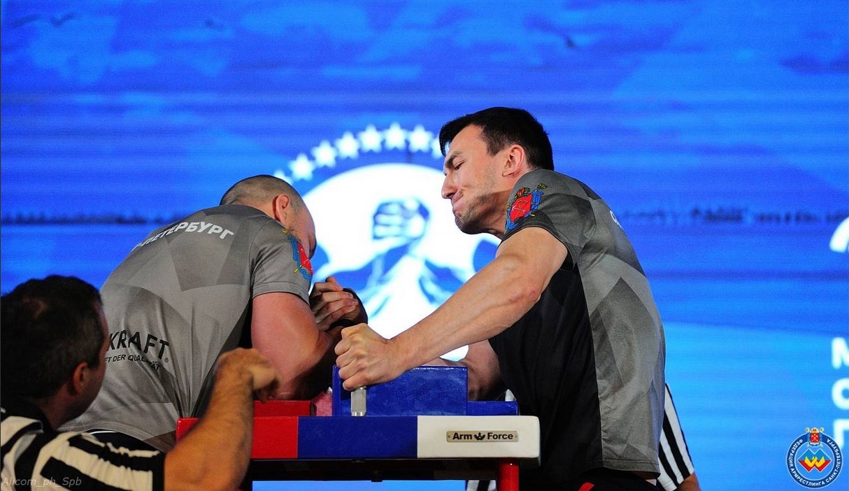 Смотрим звёзд армрестлинга в соревнованиях Кубка Санкт-Петербурга на канале «ТВ Спорт»