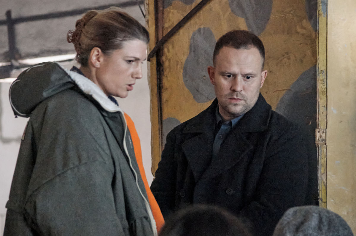 Содержание 1–4 серий: Первый канал запускает премьеру сериала «Чужой» с Плетневым и Спивак