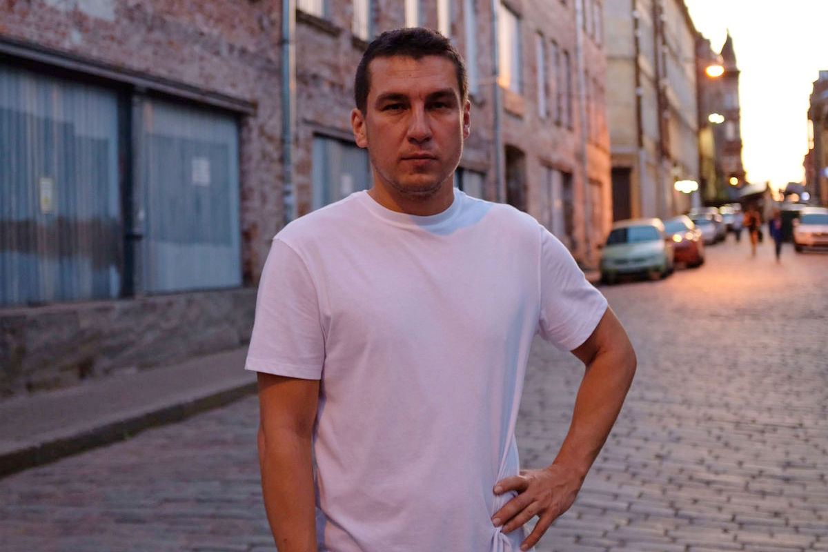 «Про выгорание и не только»: режиссер Роман Каримов рассказал о новом фильме «Затерянные» с Никитой Кологривым и Егором Корешковым