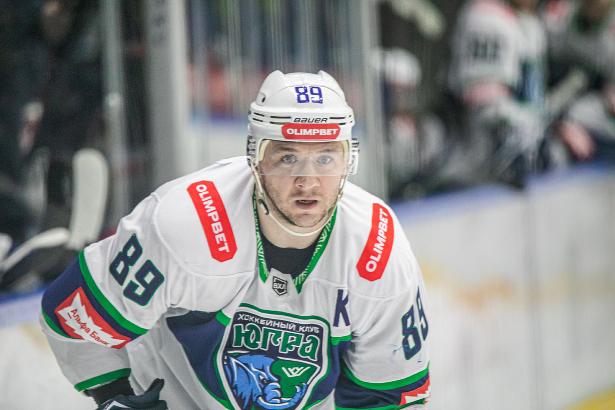 Сибиряки удаляются, «Нефтяник» и «Химик» рядом: Всероссийская хоккейная лига на «Хоккей ТВ» и «Триколор Спорт»