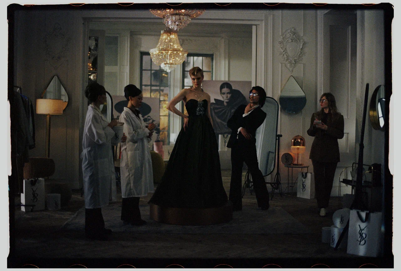 Дима Билан сыграет модельера: певец перевоплотится в Ива Сен-Билана в новогоднем фильме «Небриллиантовая рука» на ТНТ