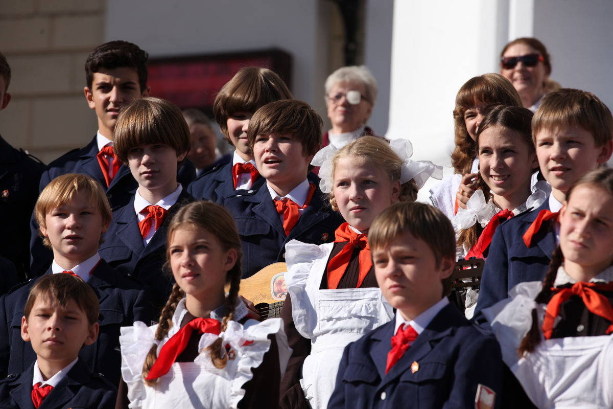 С любовью к пению и музыке: Первый канал начинает премьерный показ музыкальной драмы «Хор»