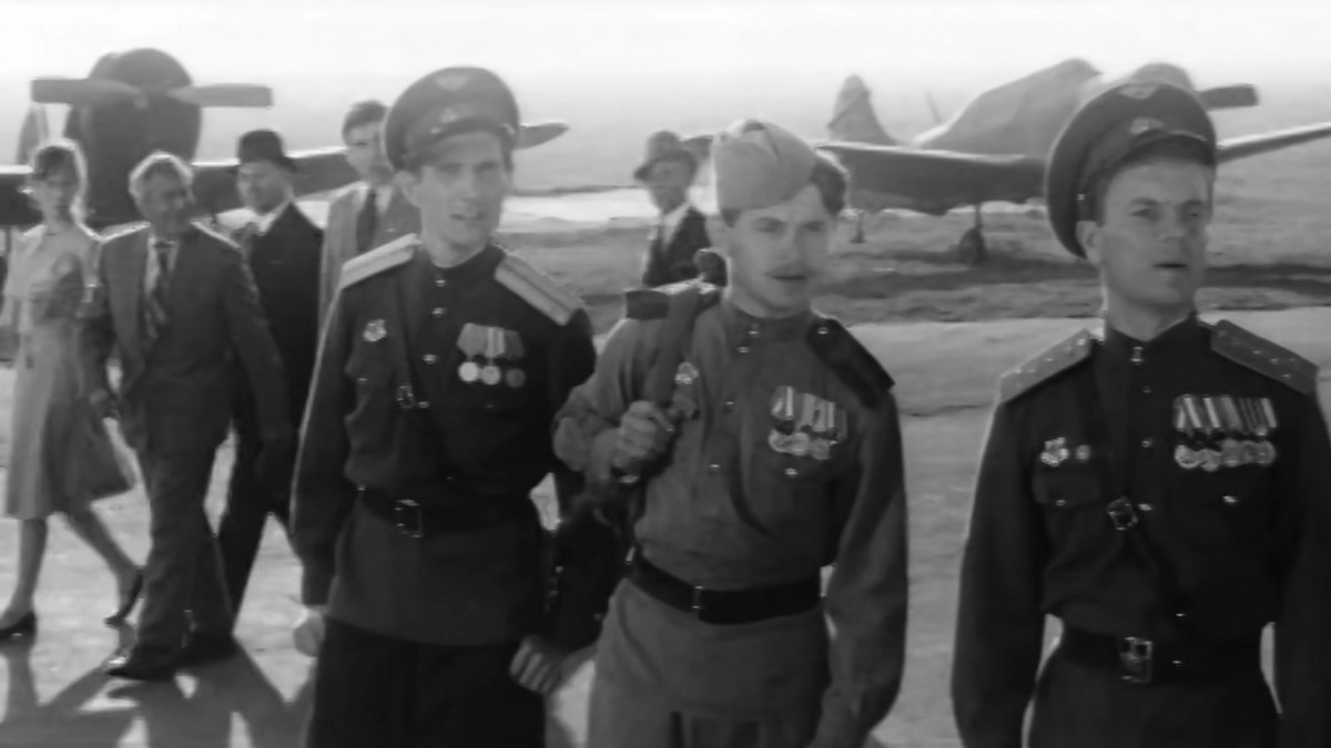 О послевоенных подвигах наших летчиков: «За облаками – небо» показывает, как испытатели самолетов преодолевают себя после войны
