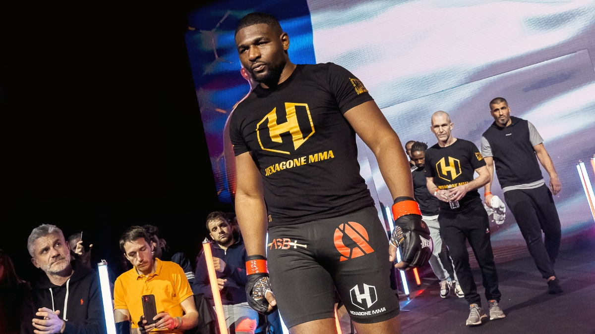 Ауналла бьется с Гназе, Дизи проверит Гарсию: не пропустите турнир Hexagone ММА 9 на «МАТЧ! Боец»