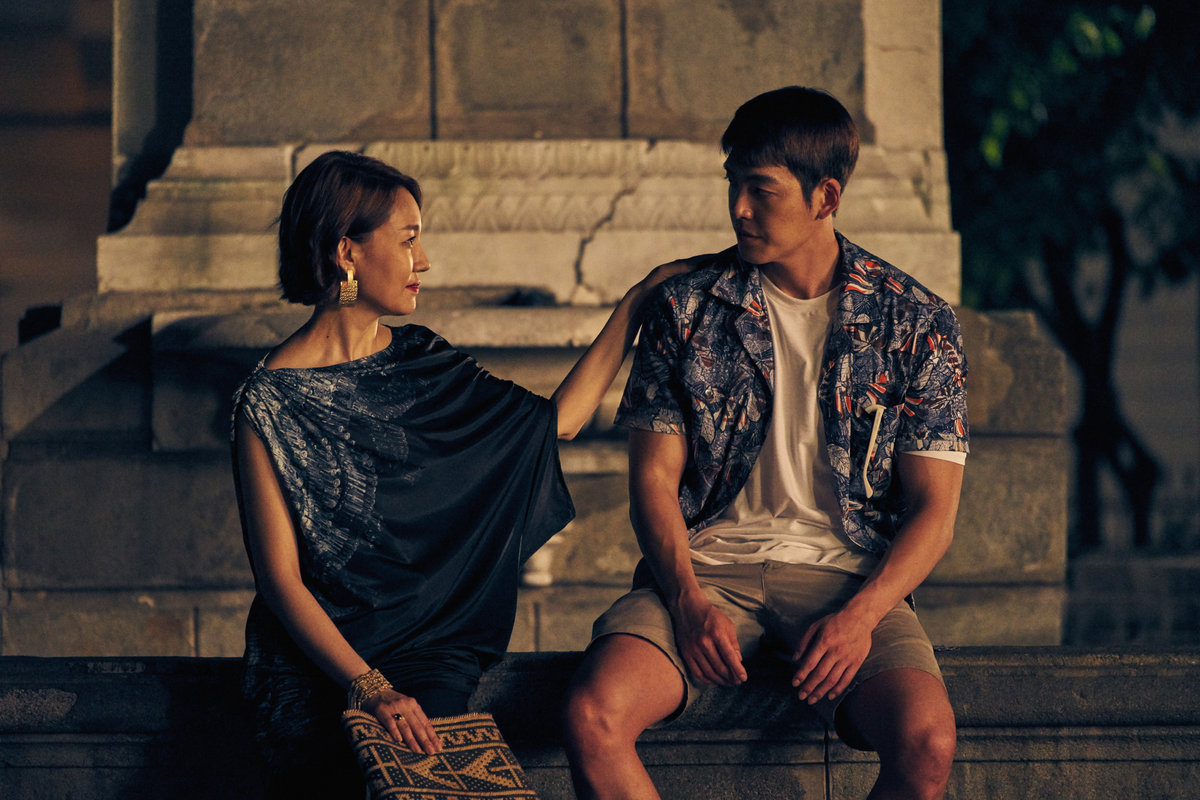 «Вспомнить все», «Кто я», «Мастер», «День курка»: посвятим воскресенье боевикам про айти-технологии на канале «Остросюжетное»