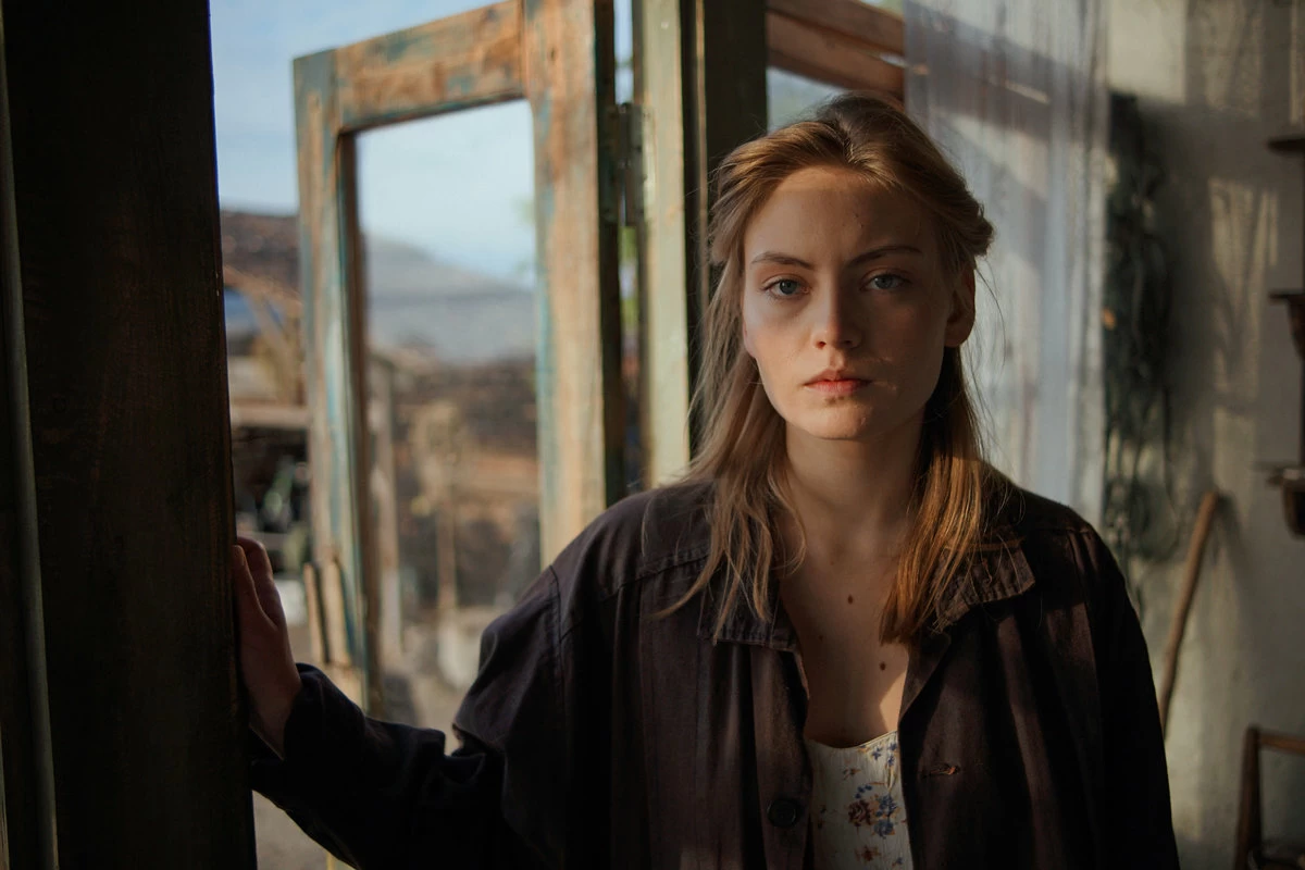 Любовь, кровь и деньги: актриса Серафима Гощанская – о фильме «Ветер», ИИ в кино и осторожности перед новыми технологиями