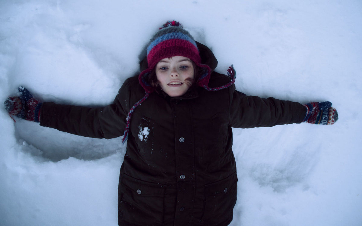 Круги на полях и дом из мусора: премьера фантастической драмы Ивана Соснина «Пришелец» выходит на START