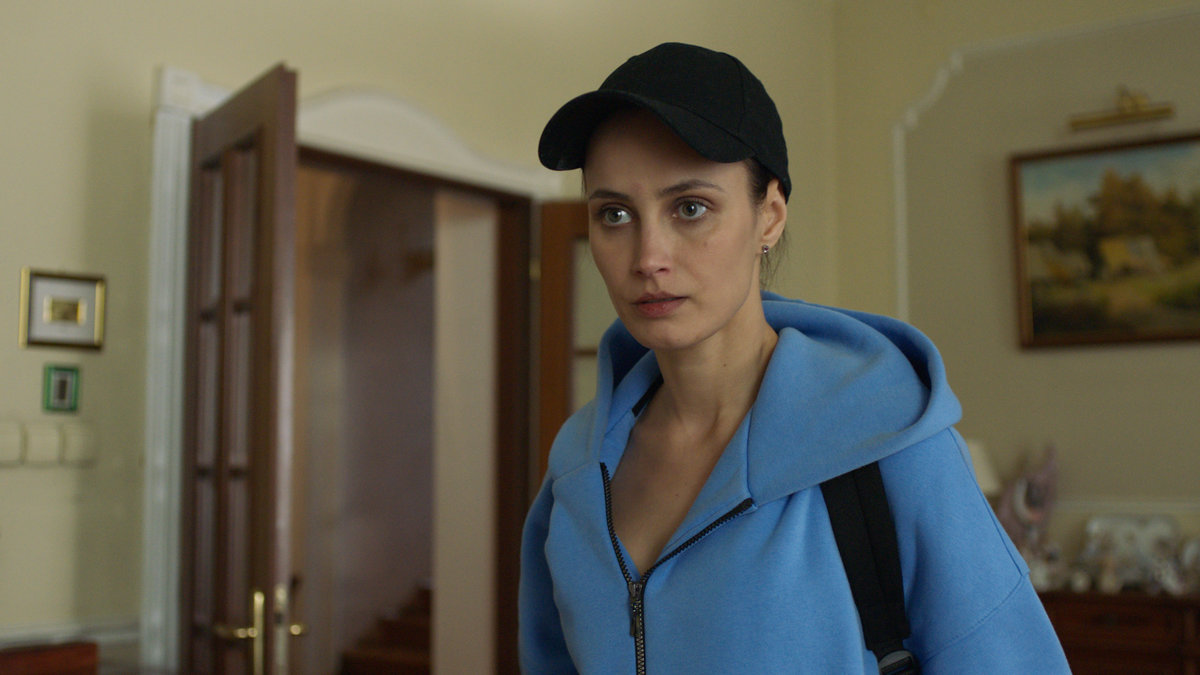 Секта и побег: Актриса Алена Коломина раскрыла тайну своих самых опасных ролей и «Тайну римских цифр»