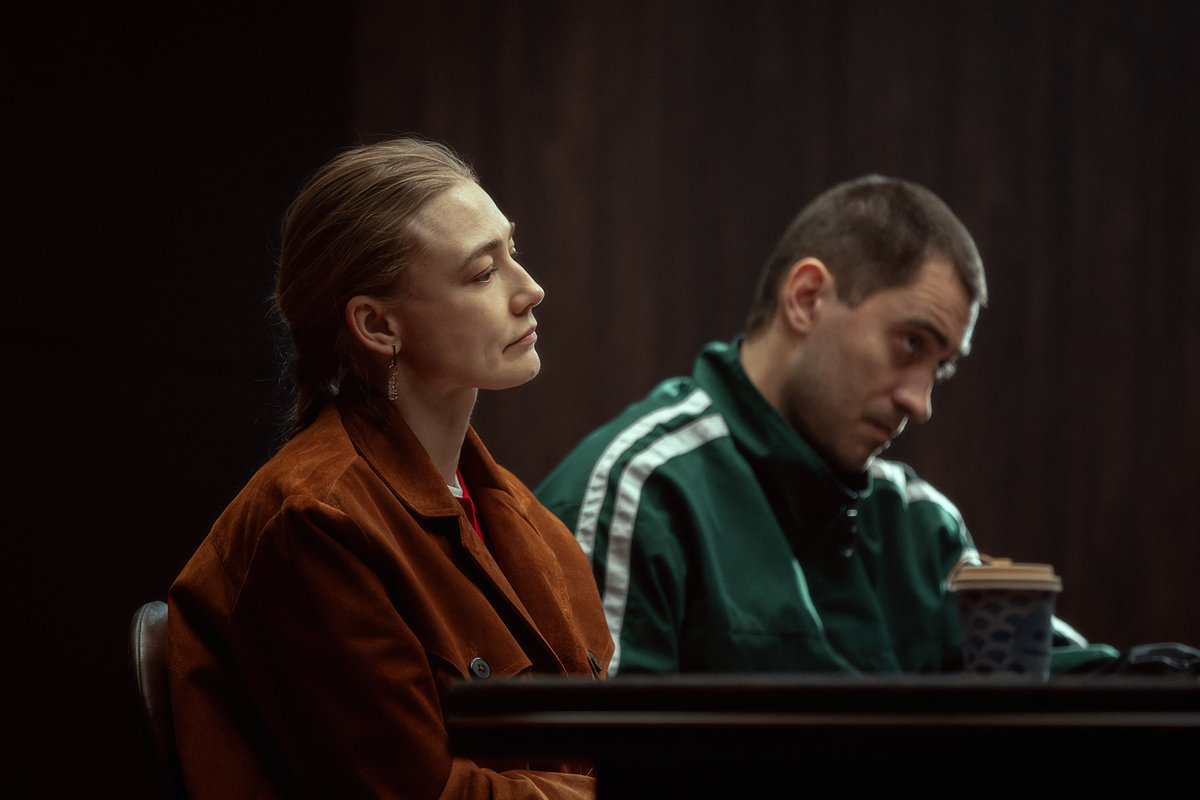 В Сети выходит новый детективный триллер «Отпечатки» с Оксаной Акиньшиной и Дмитрием Чеботаревым