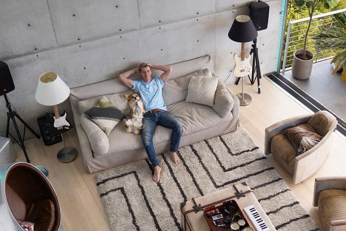 Feduk женился, Элджея лишают прав, Алексей Воробьев переехал в Калифорнию: новости шоу-бизнеса за неделю