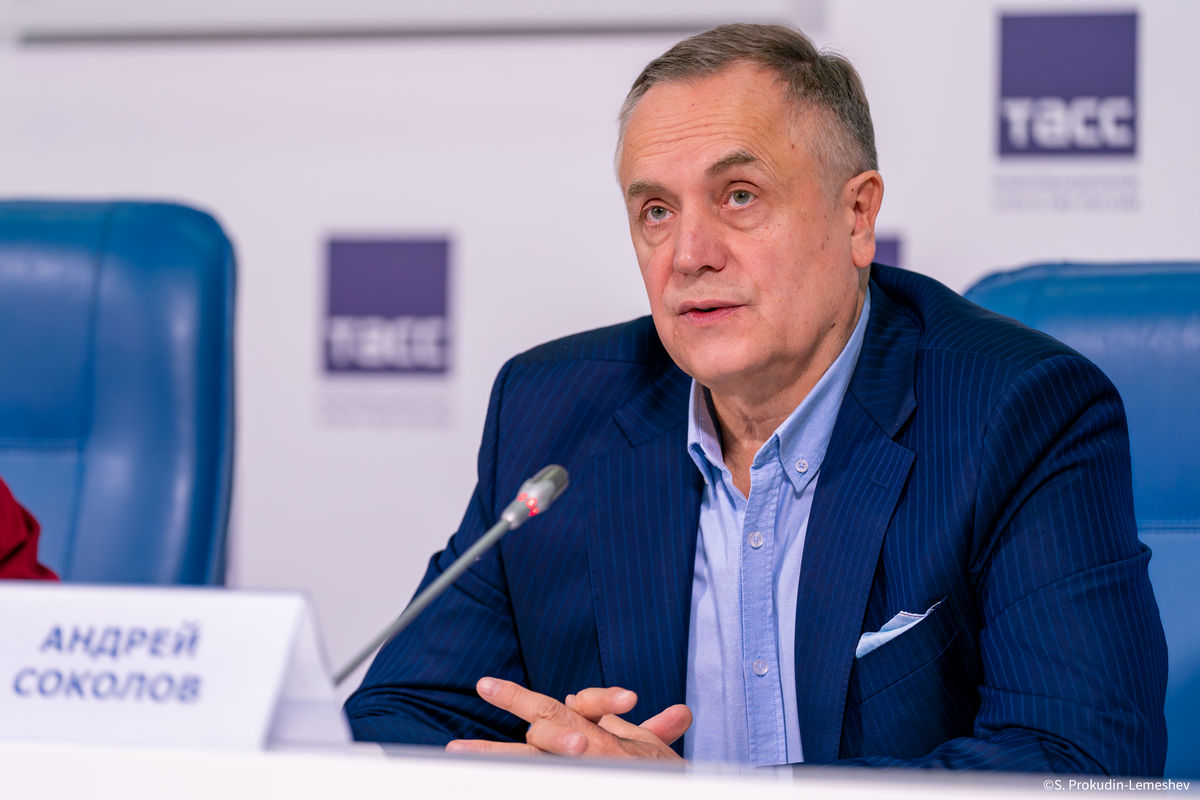 «Наши дети должны расти на нашем понимании истории»: режиссер и народный артист Андрей Соколов о конкурсе-фестивале «Театр Победы»