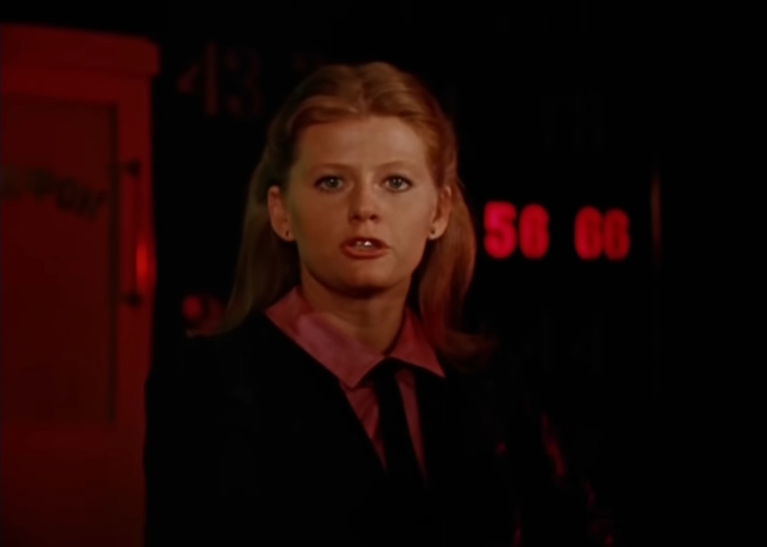 Все равно счастливой стану: трагикомедия «Карнавал» на канале «Любимое» рассказывает о провинциальной девушке, мечтавшей стать артисткой