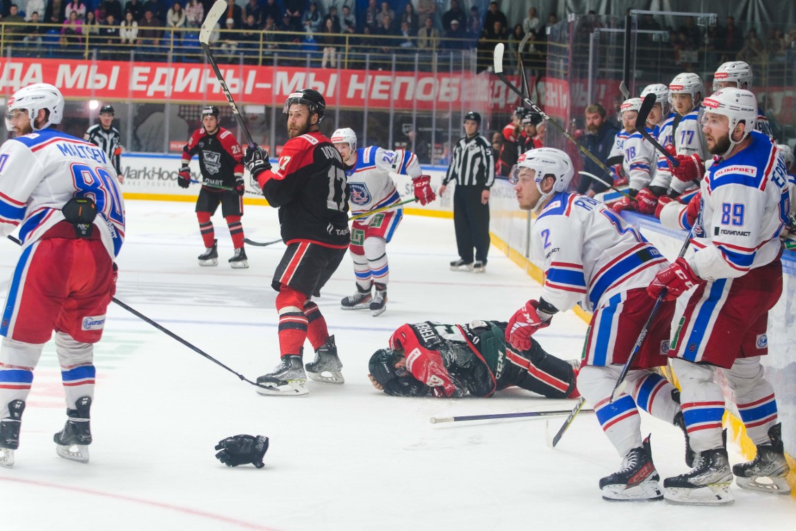 «Нефтяник» защищает титул: смотрите трансляции матчей Всероссийской хоккейной лиги на канале «Хоккейный»