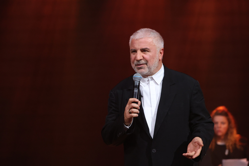 Ждет тебя грузин: Сосо Павлиашвили накрыл в студии шоу «Достояние Республики» столы для гостей