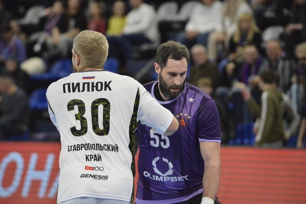 Три гранда и упорный боец за выживание: матчи гандбольной суперлиги СКИФ – «ВиктОр» и «СГАУ-Саратов» – «Чеховские Медведи» на каналах «Мяч» и «Триколор Спорт 7»