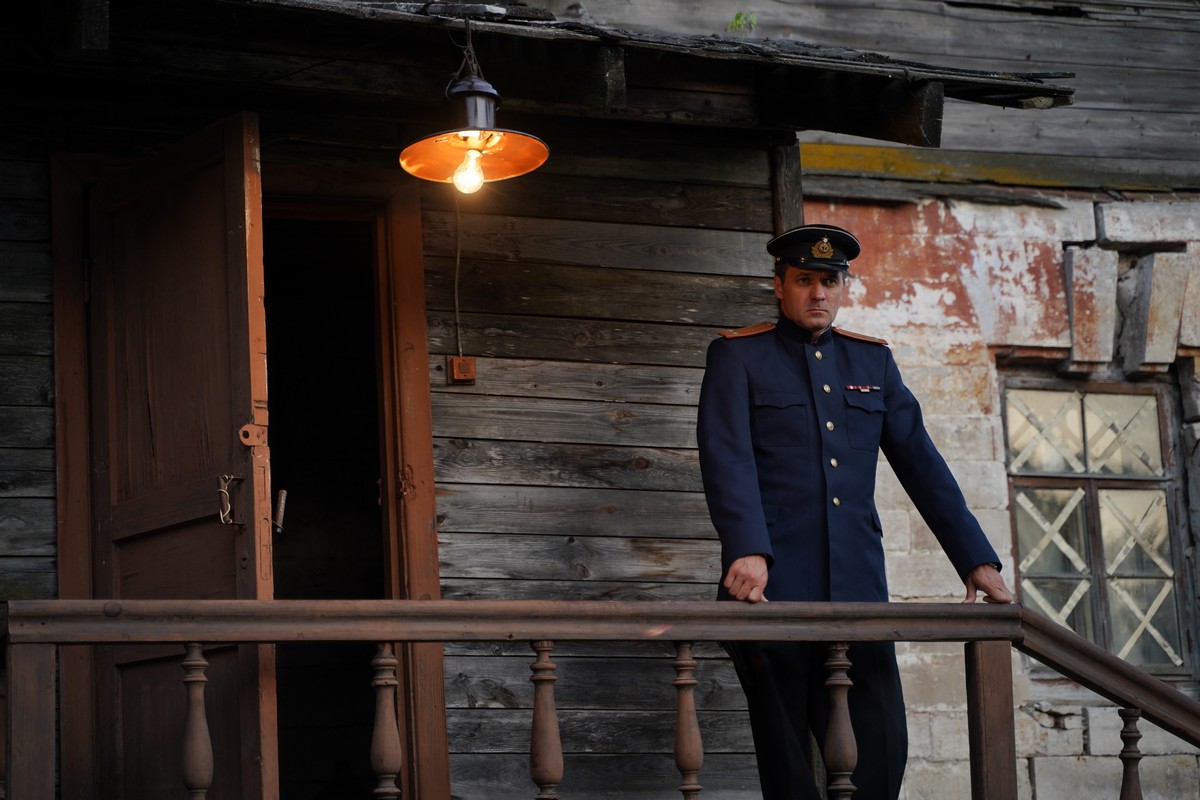 Что ждет в новых сериях: краткое содержание 1–4 эпизодов нового ретродетектива «Баренцево море»