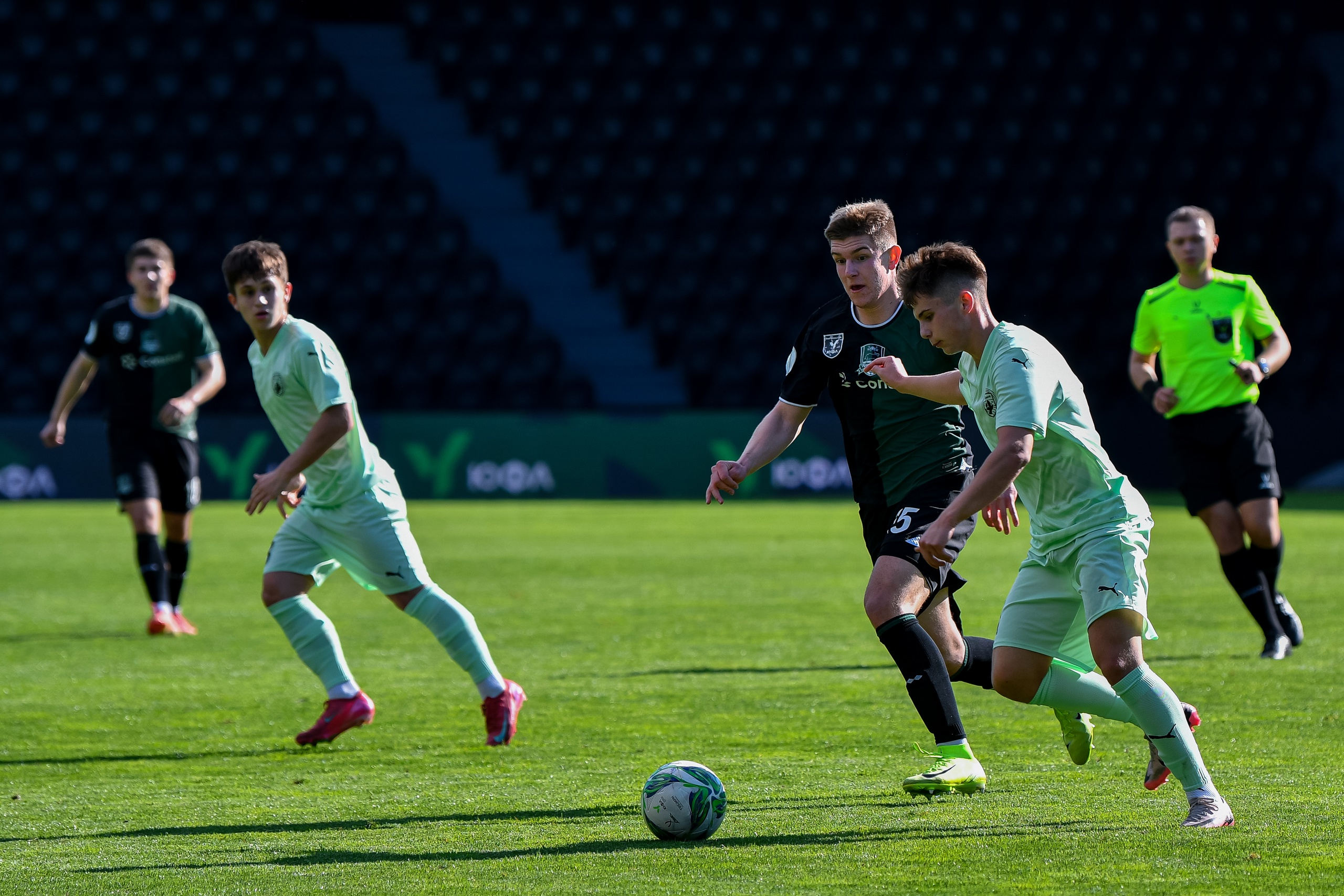 Наблюдаем за юными футбольными талантами на субботних матчах СШОР «Зенит» – «Родина» в ЮФЛ на канале «Мяч»