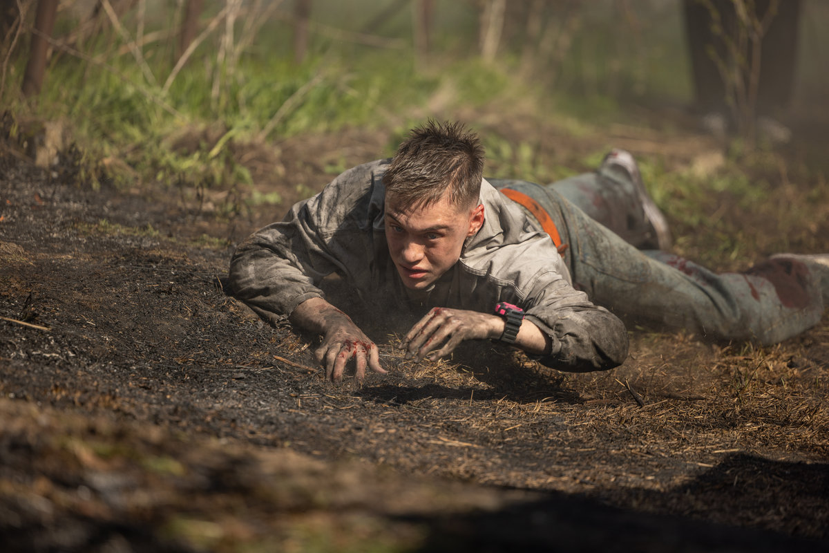 Джиперы и волонтеры: смотрите премьеру сериала «СВОИ» в онлайне