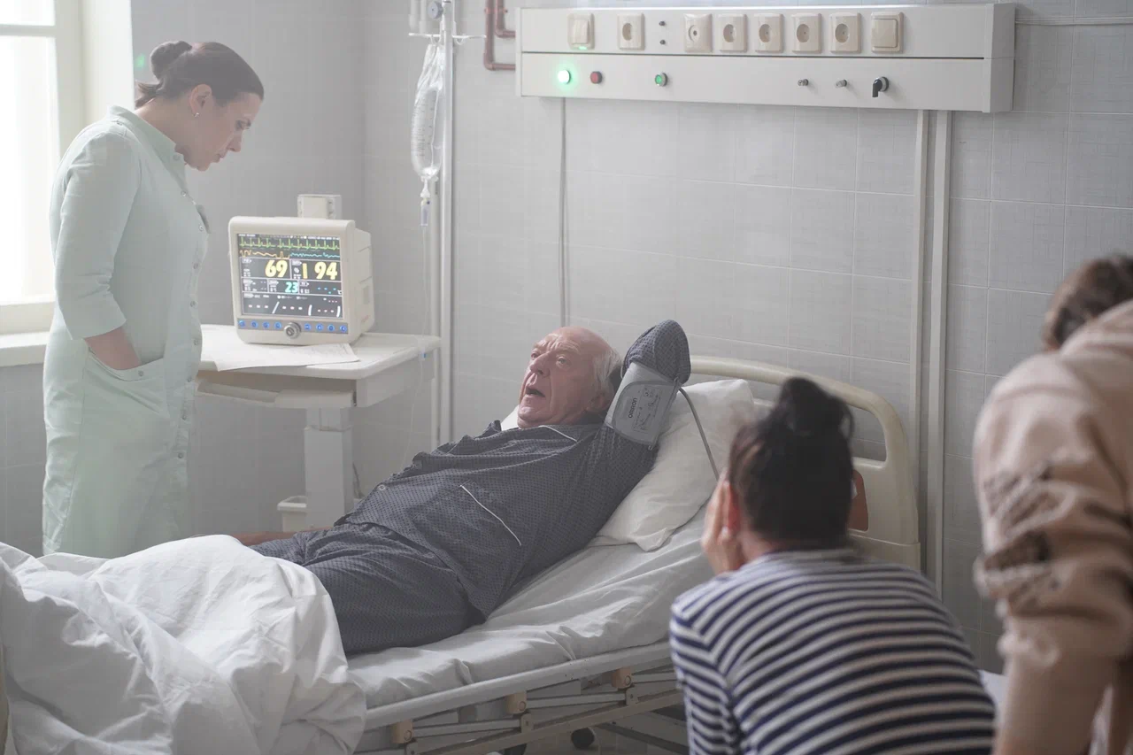 Первый канал назвал дату премьеры в эфире 2-го сезона сериала «Спросите медсестру» с Еленой Пановой