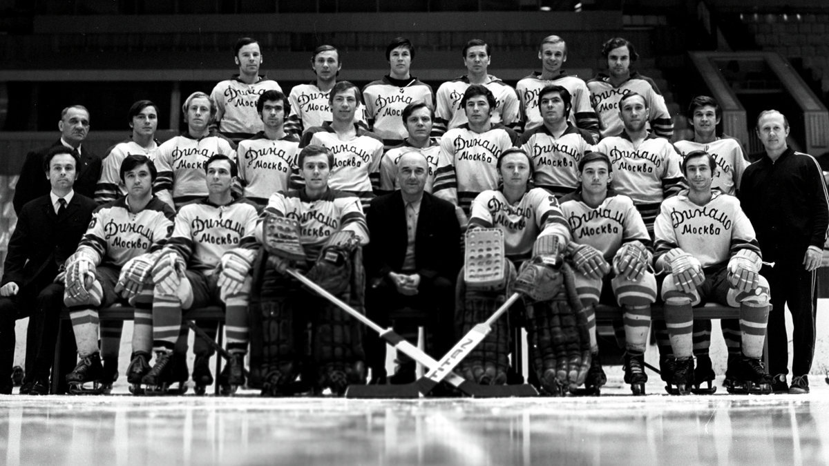 Хоккейное «Динамо» и его «отец»: смотрим документальные фильмы «Повесть о настоящем тренере» и «Матч длиною в 75 лет» на канале «День Победы»