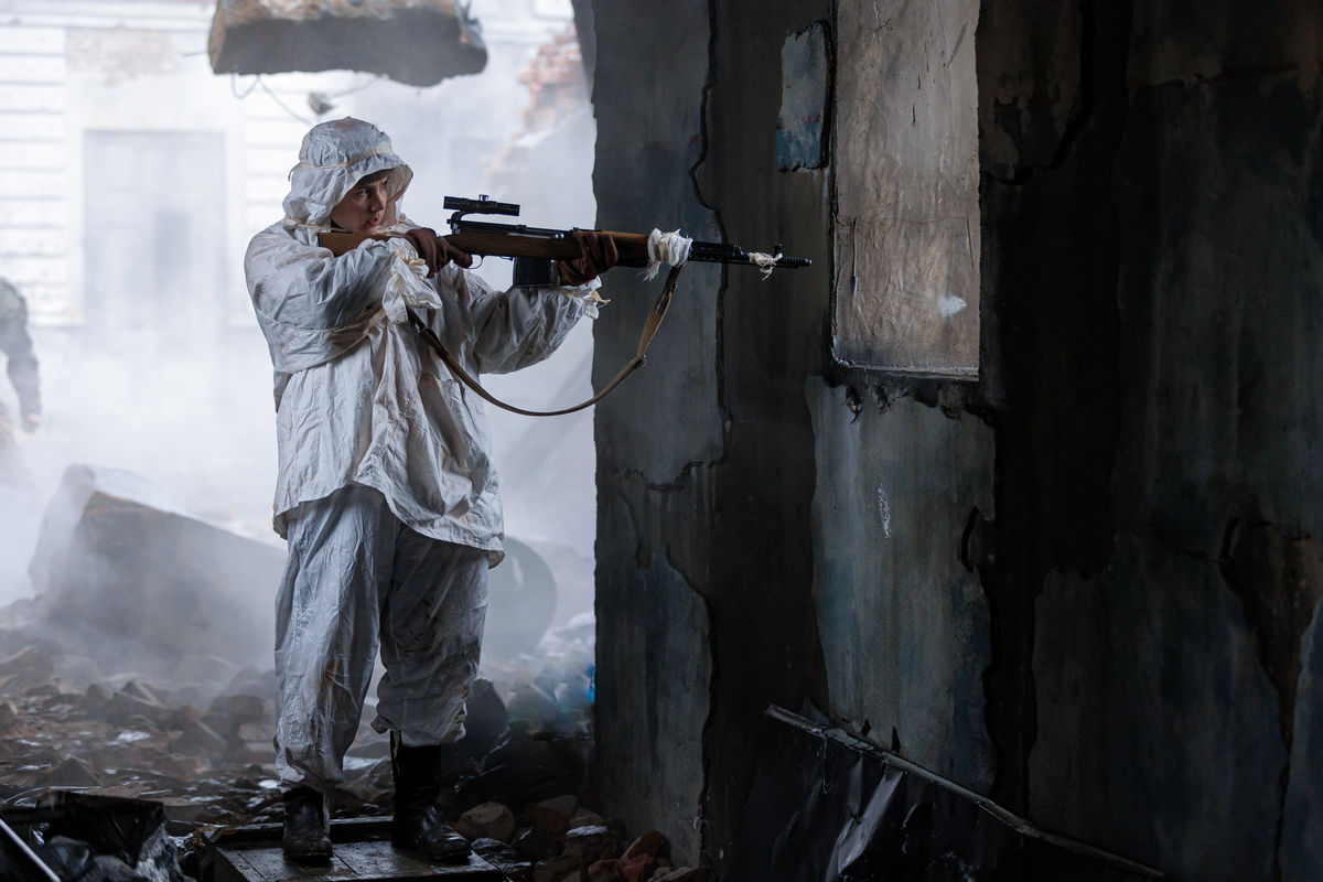 Снайперский шабаш: телеканал НТВ устроит премьеру 2-го сезона военной драмы «Самогон» с Юрием Дейнекиным