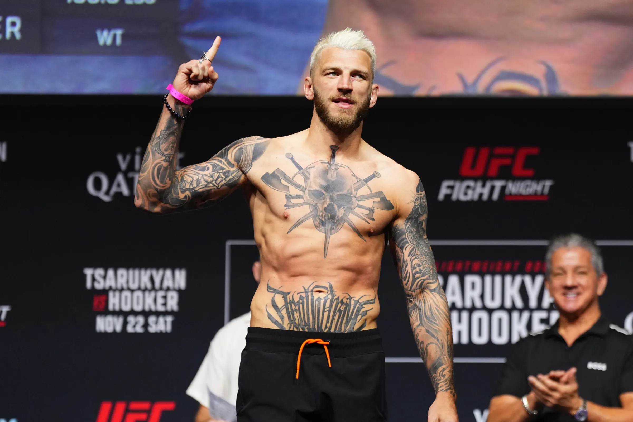 Чемпионский реванш Волкановски – Лопес, Хукер против Сен-Дени, Физиев будет драться с Руффи: не пропустите турнир UFC 325 на телеканале «МАТЧ!»