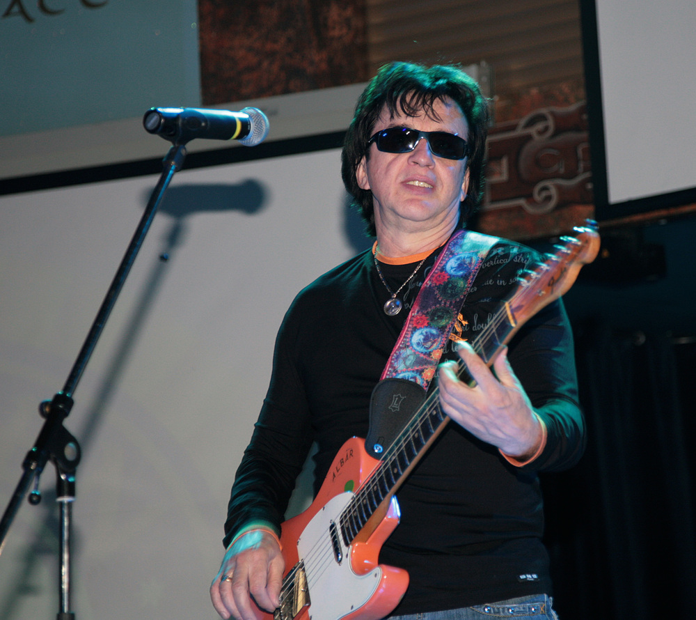 «Той девушке, которую люблю»: Пятый канал посвятил серию проекта «Они потрясли мир» Александру Барыкину