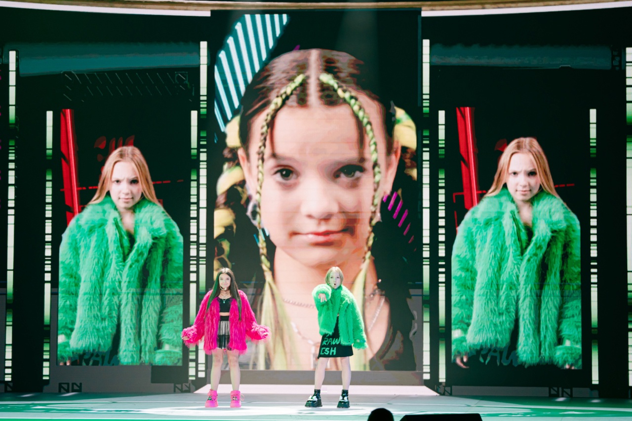 Что за «Сигма Бой»? Звезды «СуперЛайкШоу» телеканала СТС Kids покорили мир с хитом «Сигма бой»