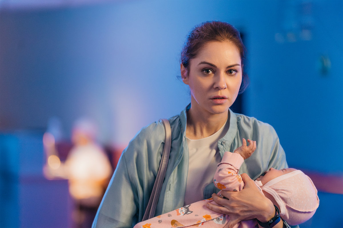 «Я спокойно могу работать няней»: актриса Марина Коняшкина рассказала о роли в сериале «Полюби меня снова»