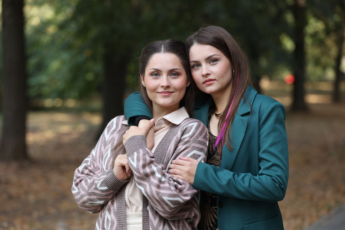 «Россия 1» покажет финальные с 9-го по 16-й эпизоды нового сериала «Сестры» с нашими и турецкими актерами