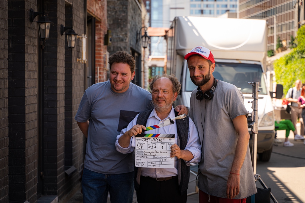 Суррогатная дружба: начались съемки комедийного сериала «Друг на час» для ТНТ