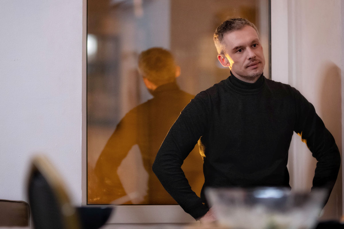 «Иногда хочется побыть плохим»: актер Эльдар Лебедев о роли Каплевича и работе в седьмом «Шефе»