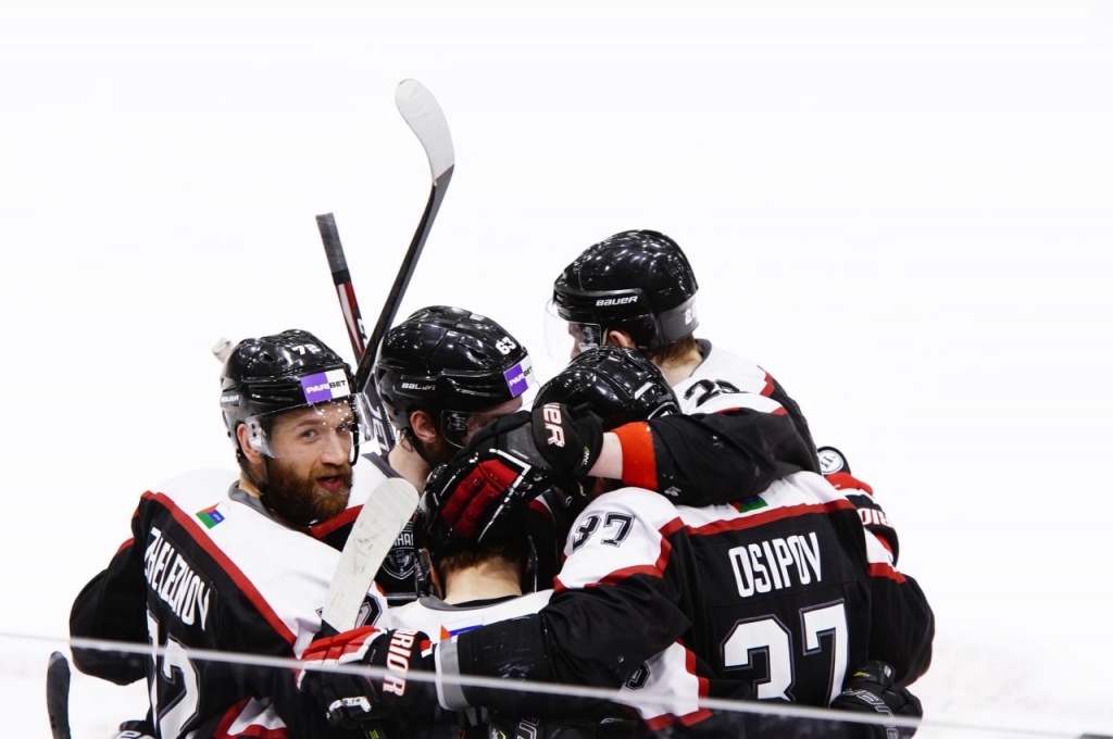 Начало – за сибиряками: смотрите бесплатные трансляции финала ВХЛ в Триколоре