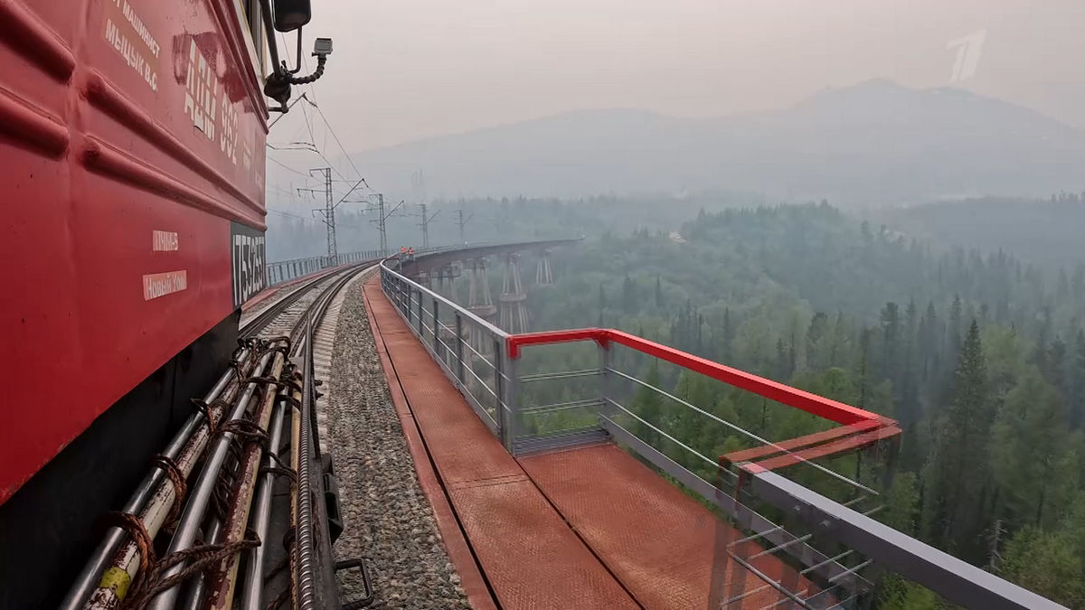 Концерт, закрытие выставки «Россия», фильм о Меньшове, Фриске, Бехтеревой: что покажет Первый канал в эти выходные