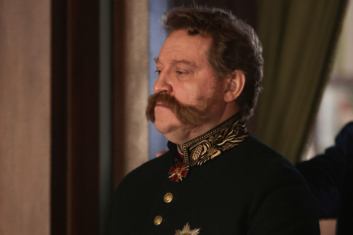 «Надо любить своих детей»: актер Андрей Полищук о премьере «Купцы и дети» на ТНТ, костюмах и новогодней магии