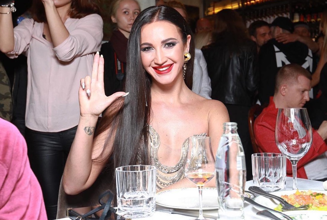 Оля против всех