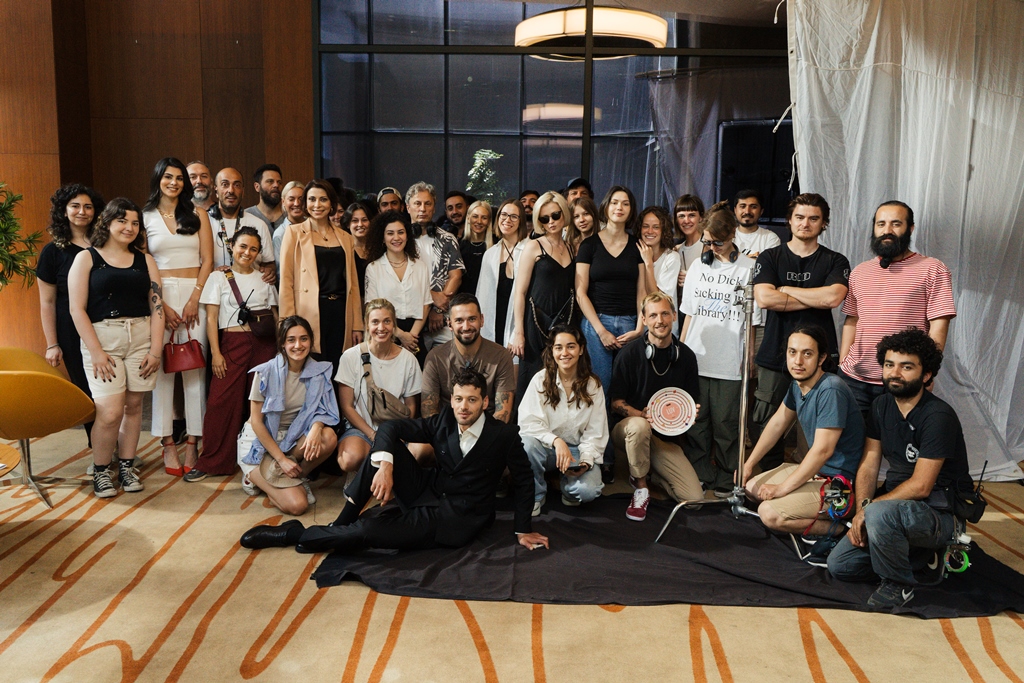 В Турцию на поиски любви: ТНТ начал съемки романтической комедии LUV в Стамбуле