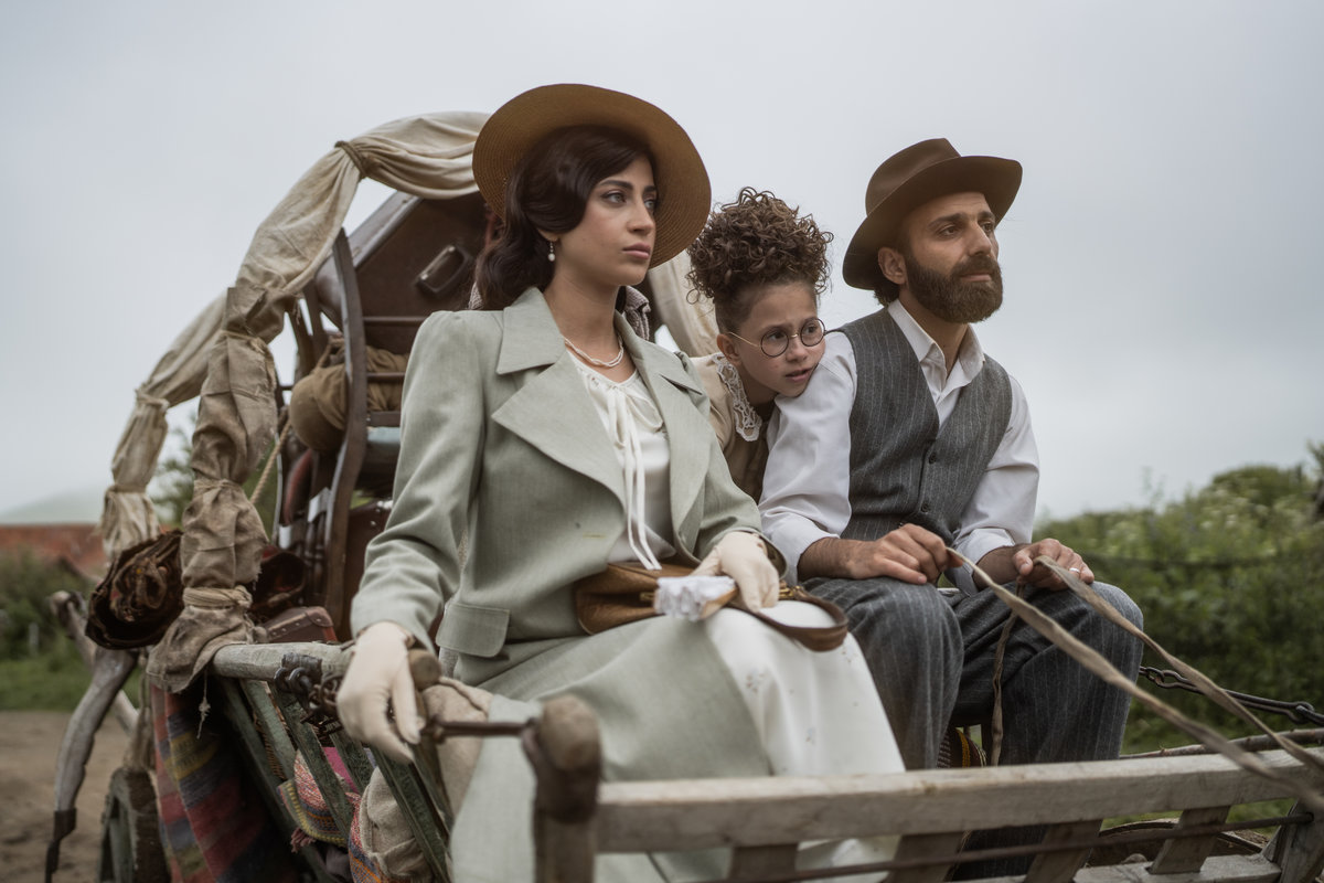 Ба, кого мы видим! В Сети выходит новый сериал «Манюня: Детство Ба»